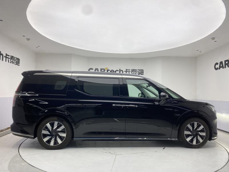 Volvo EM90, 2025 — фото 8 из 12