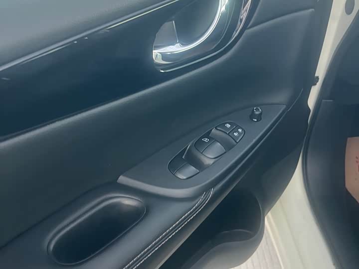 Nissan Tiida, 2021 — фото 8 из 9