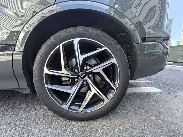 Audi Q6L e-tron Sportback, 2025 — фото 8 из 9