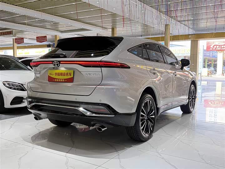 Toyota Venza, 2022 — фото 6 из 9