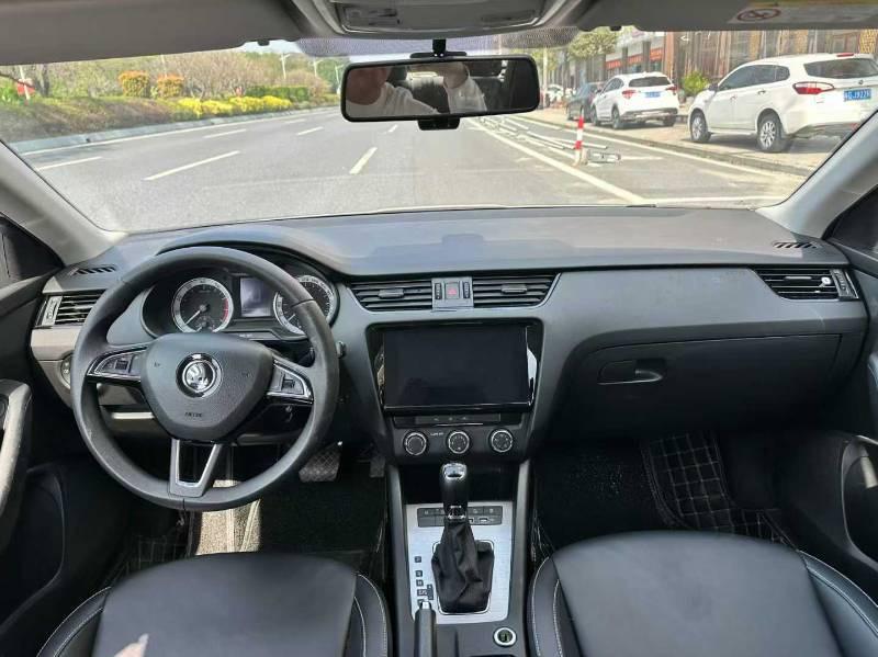 Skoda Octavia Pro, 2022 — фото 7 из 9