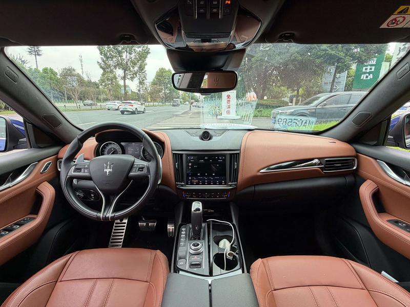 Maserati Levante, 2023 — фото 6 из 12