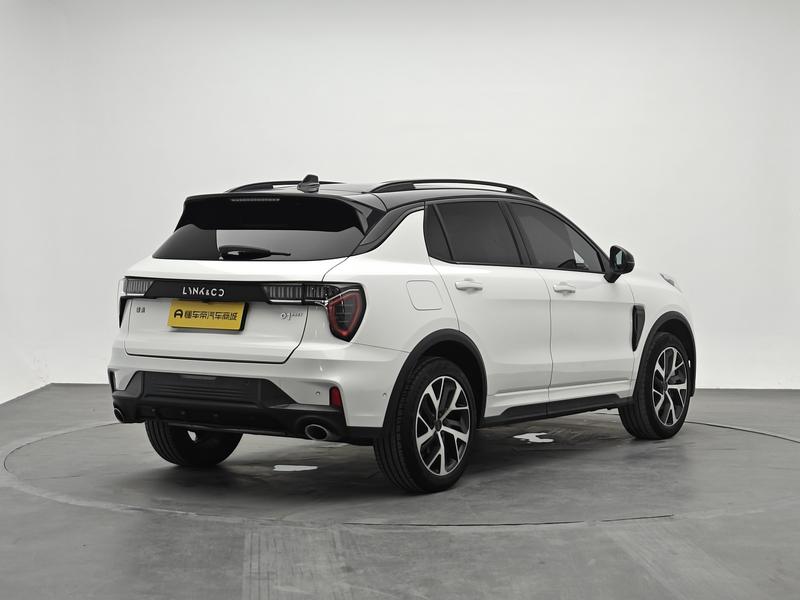 Lynk & Co 01 EM-P Hybrid, 2021 — фото 7 из 12