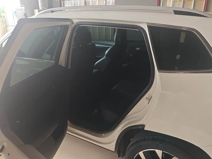 Skoda Karoq, 2023 — фото 3 из 9