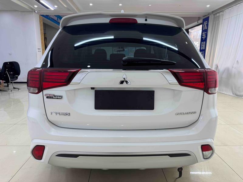 Mitsubishi Outlander, 2021 — фото 5 из 12