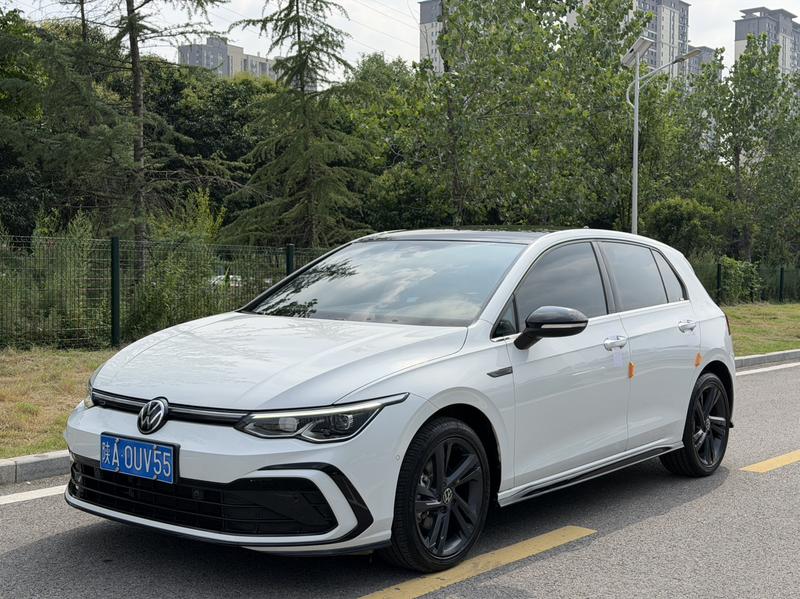 Volkswagen Golf, 2023 — купить в Смоленске под ключ