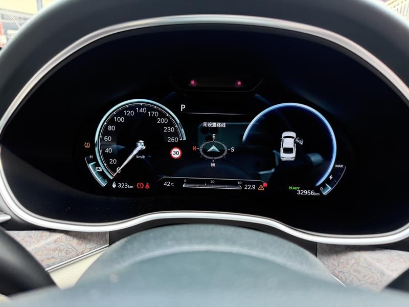 Genesis G80 EV, 2023 — фото 8 из 12