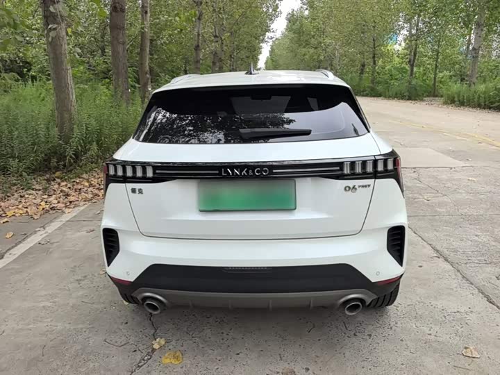 Lynk & Co 06 EM-P Hybrid, 2022 — фото 6 из 9