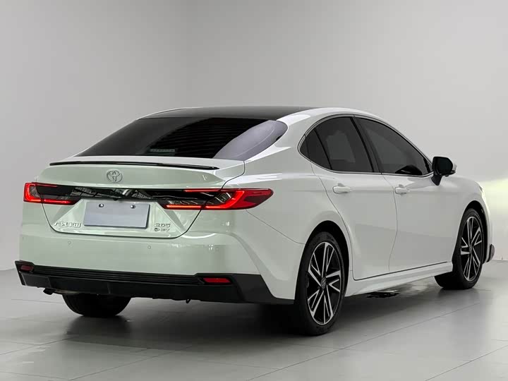 Toyota Camry, 2026 — фото 4 из 9