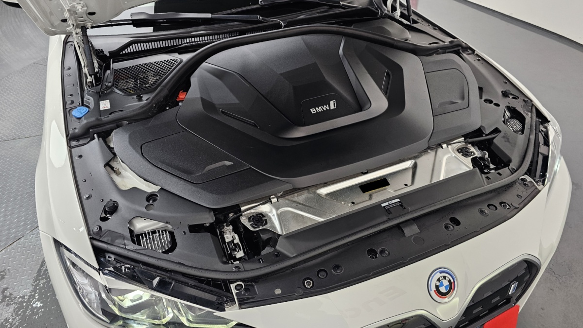 BMW i4, 2022 — фото 6 из 12