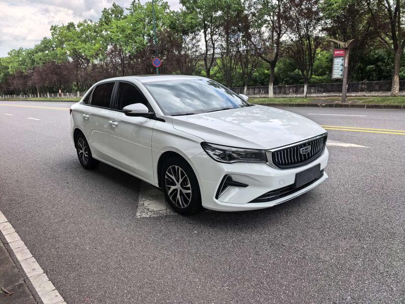Geely Emgrand, 2023 — фото 3 из 9