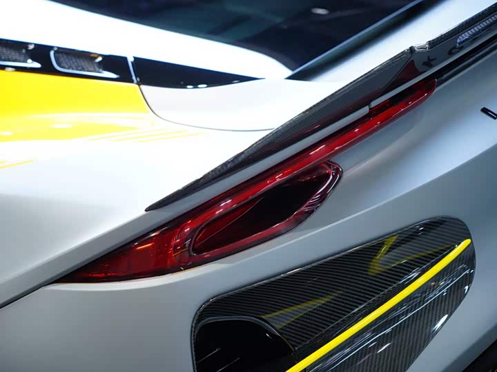 Lotus Emira, 2023 — фото 7 из 9