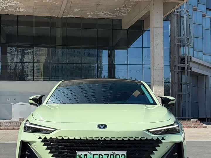 Changan UNI-V Hybrid, 2023 — фото 2 из 9
