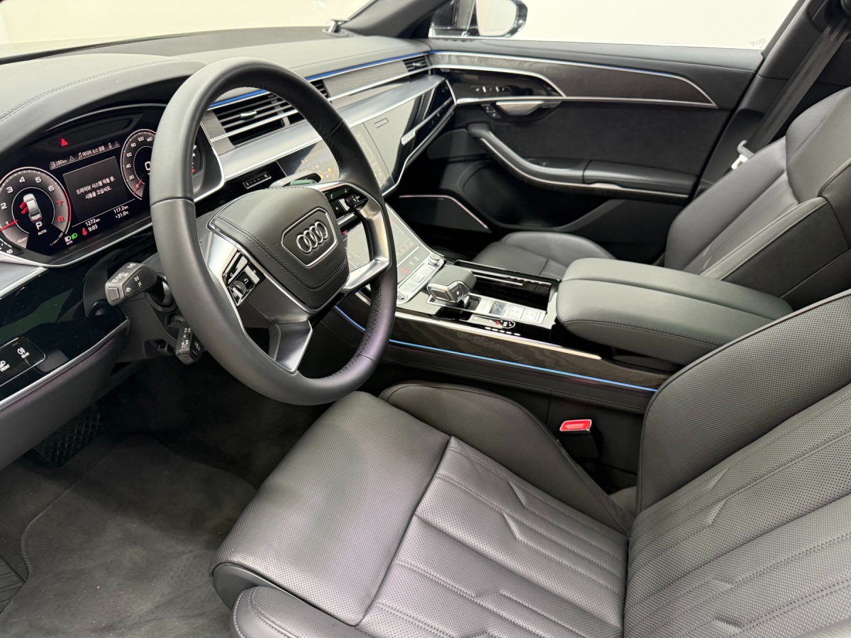 Audi A8, 2023 — фото 8 из 12