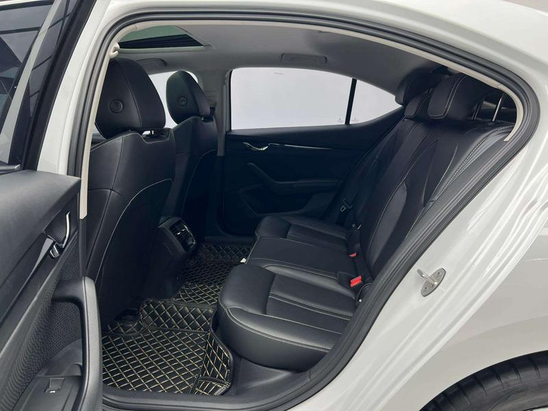 Skoda Octavia Pro, 2023 — фото 12 из 12