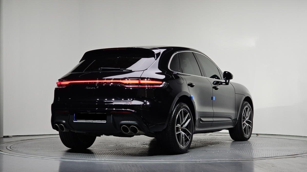Porsche Macan, 2023 — фото 2 из 12