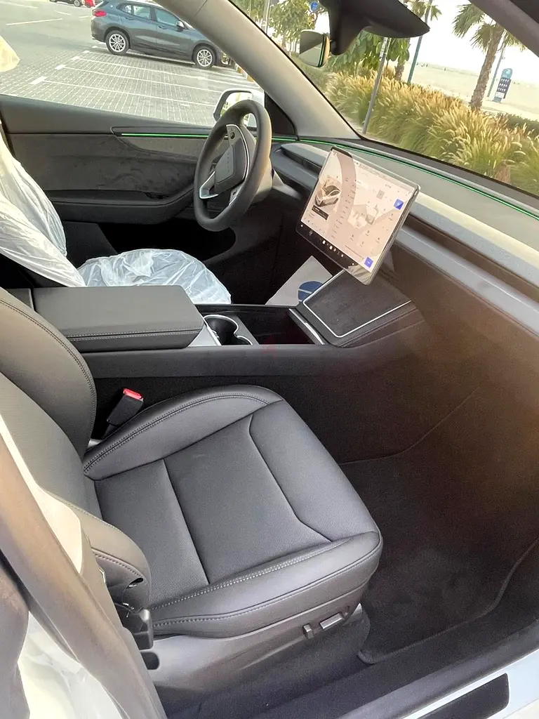 Tesla Model Y, 2025 — фото 7 из 10