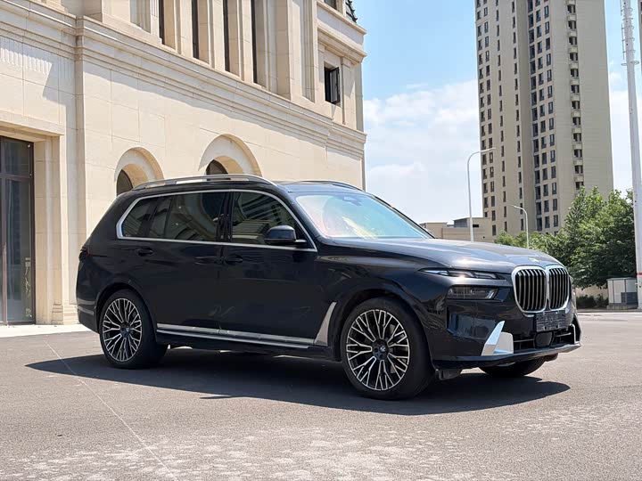 BMW X7, 2024 — фото 3 из 9