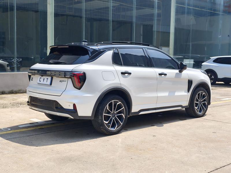Lynk & Co 01 EM-P Hybrid, 2023 — фото 5 из 12