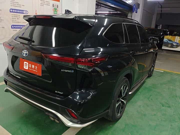Toyota Crown Kluger, 2023 — фото 4 из 9