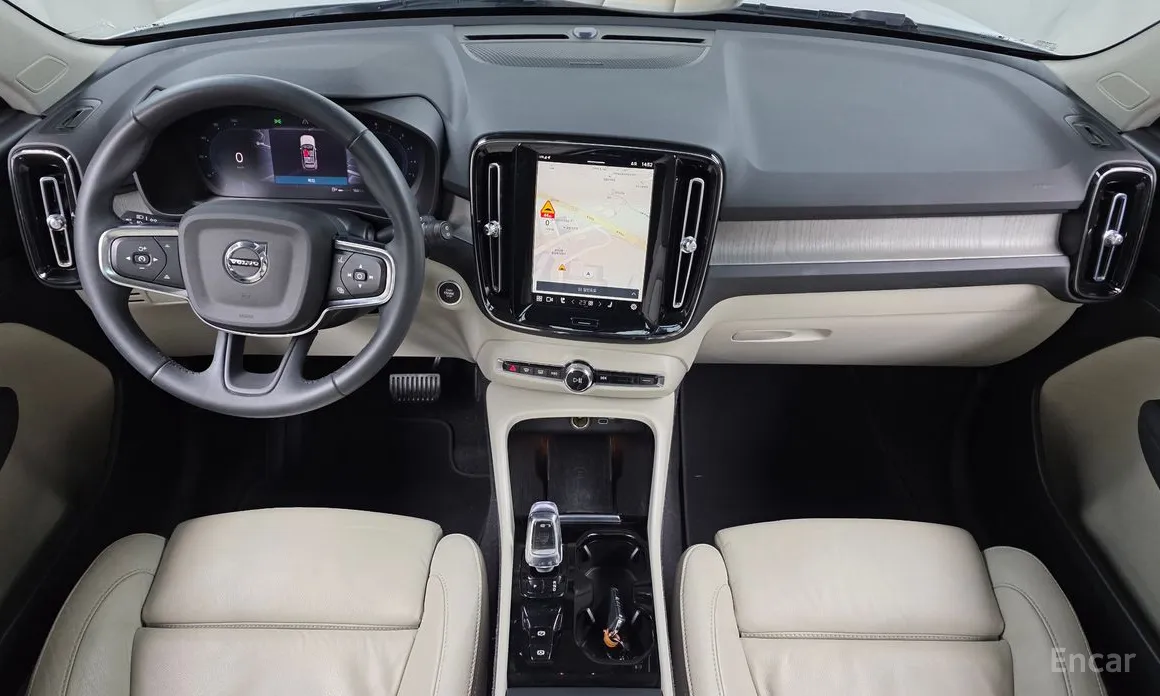 Volvo XC40, 2022 — фото 7 из 12