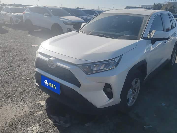 Toyota RAV4, 2022 — купить в Ульяновске под ключ
