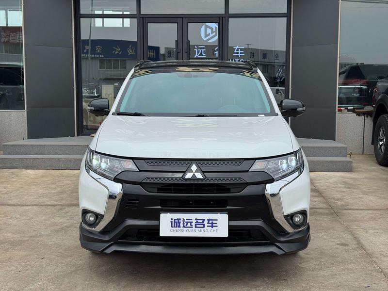 Mitsubishi Outlander, 2022 — фото 2 из 10