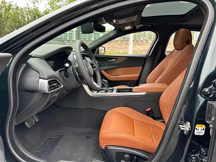 Jaguar XE L, 2022 — фото 4 из 9