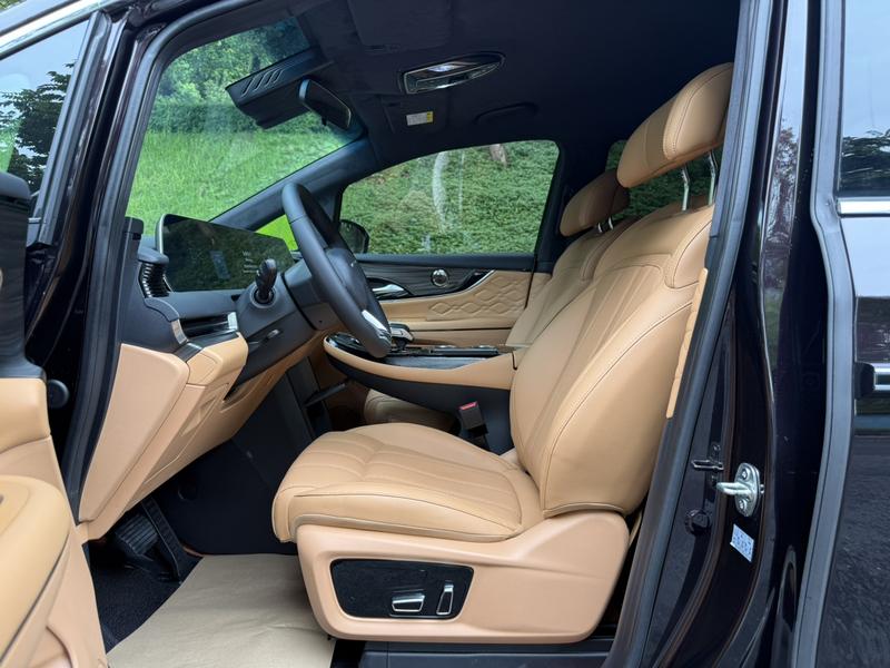 Dongfeng Forthing Xinghai V9, 2025 — фото 8 из 12