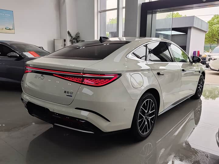 BYD Seal 07 DM-i Hybrid, 2024 — фото 4 из 9