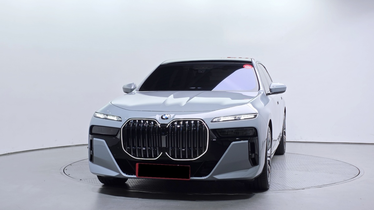 BMW 7 Series, 2025 — фото 3 из 12
