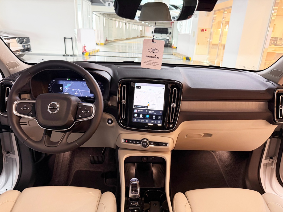 Volvo XC40, 2026 — фото 6 из 12