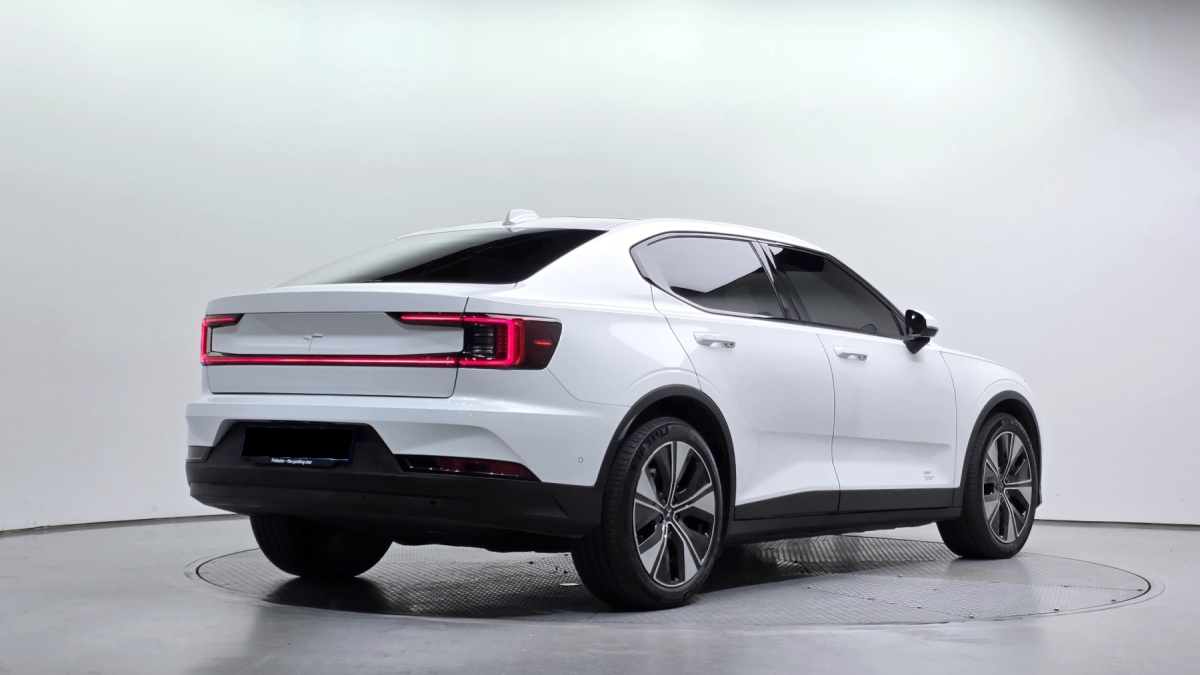 Polestar 2, 2022 — фото 2 из 12
