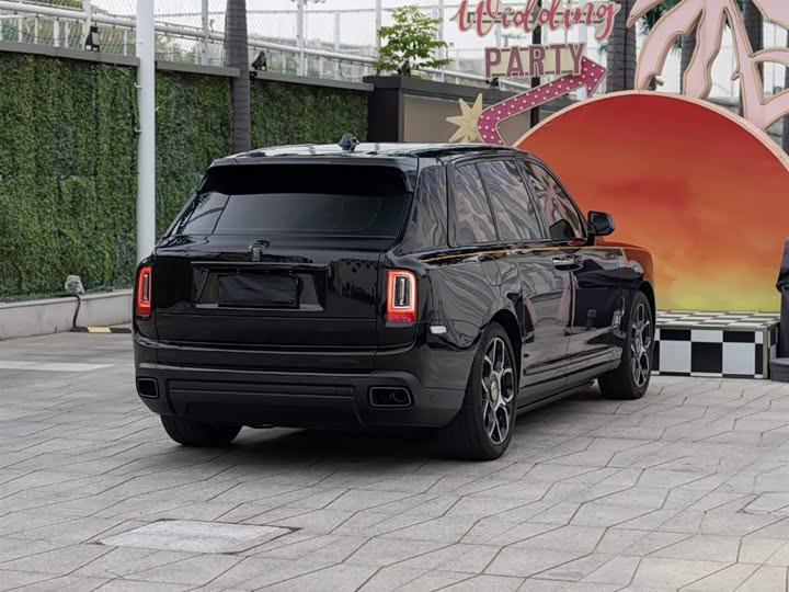 Rolls-Royce Cullinan, 2023 — фото 4 из 9