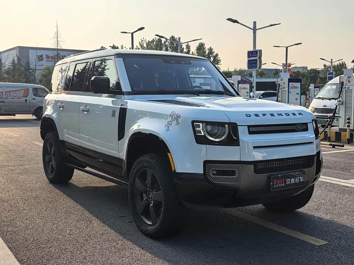 Land Rover Defender, 2024 — фото 3 из 9