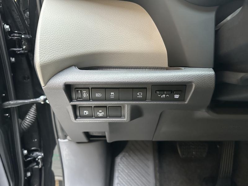 Toyota Granvia, 2023 — фото 11 из 12