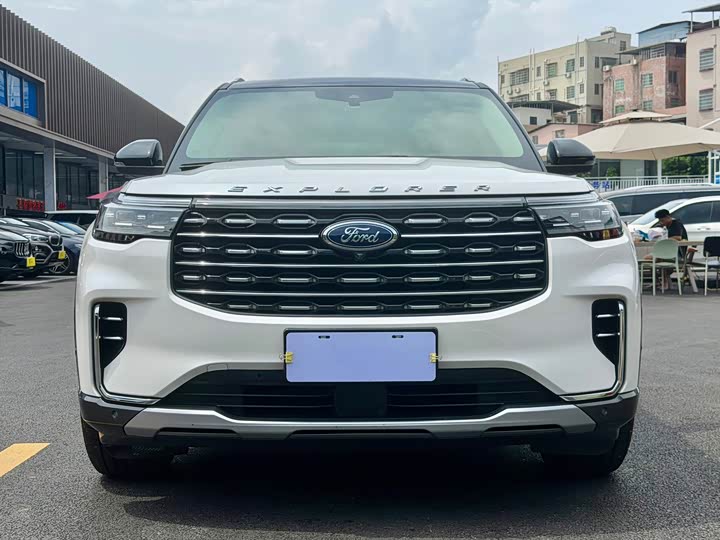 Ford Explorer, 2023 — фото 2 из 9