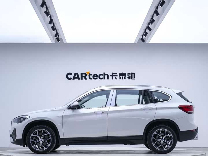 BMW X1, 2022 — фото 2 из 9
