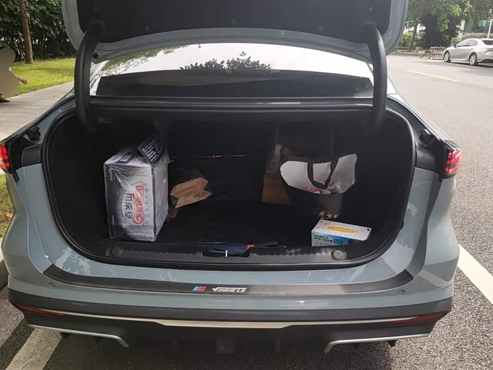 Geely Galaxy L6, 2024 — фото 4 из 9