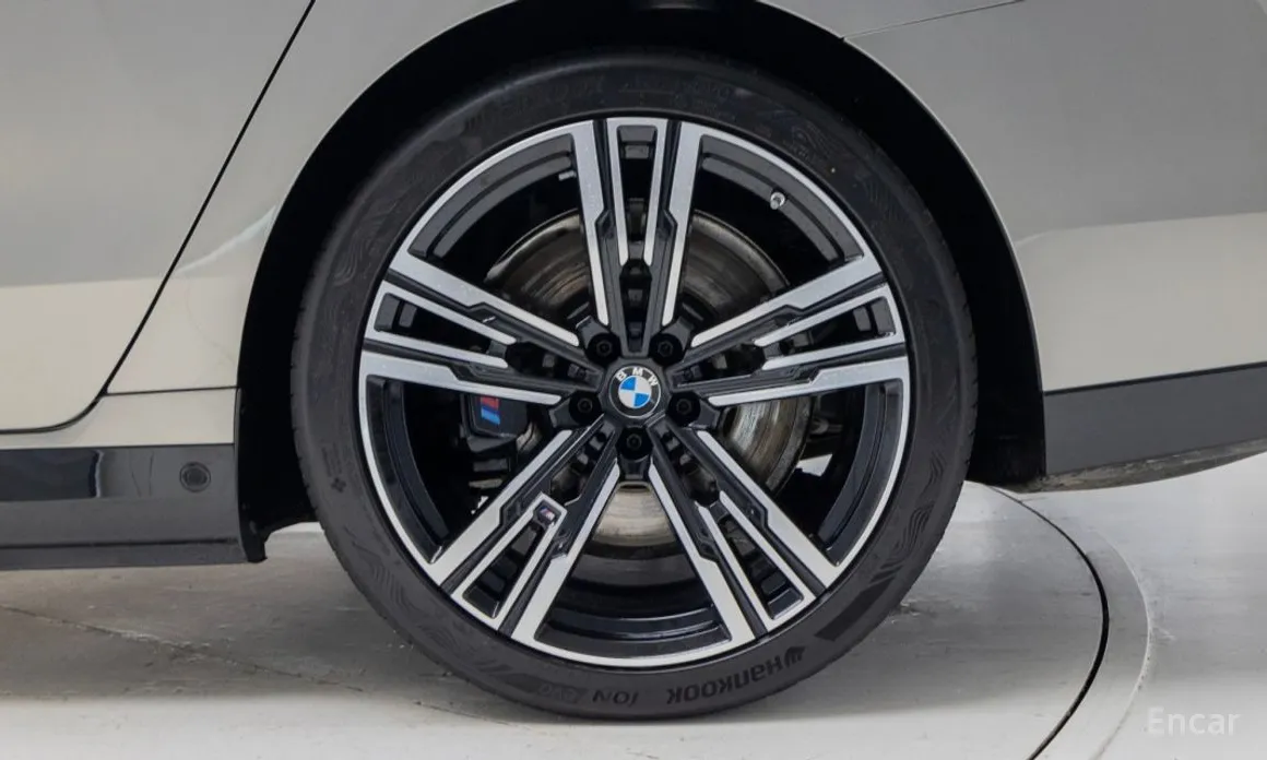 BMW i7, 2025 — фото 5 из 12