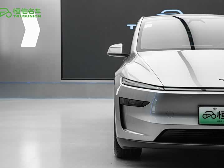 Tesla Model Y, 2025 — фото 8 из 9