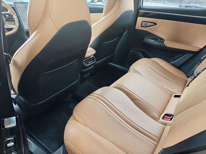 Geely Galaxy L7, 2023 — фото 5 из 9