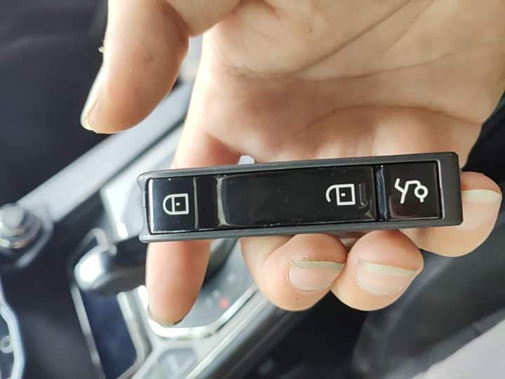 Lynk & Co 01 EM-P Hybrid, 2021 — фото 9 из 9