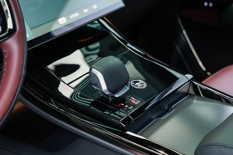 Land Rover Range Rover Sport, 2025 — фото 12 из 12
