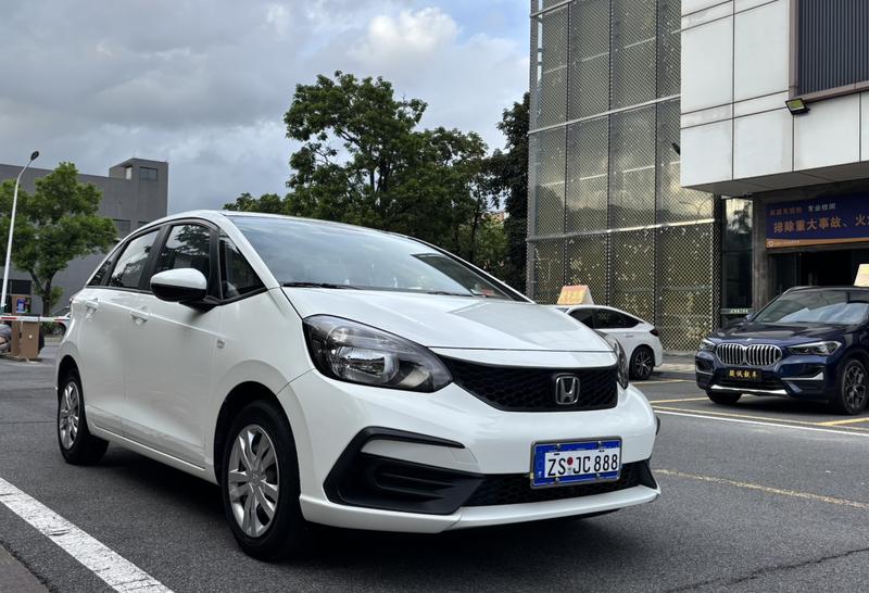 Honda Fit, 2022 — фото 3 из 10