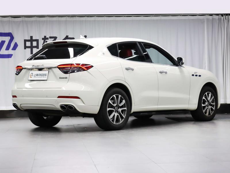 Maserati Levante, 2024 — фото 4 из 12