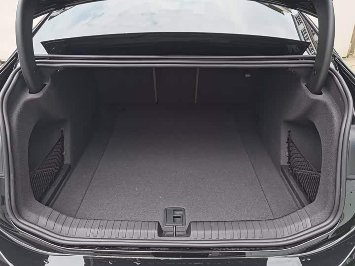 Audi A6L e-tron, 2025 — фото 6 из 9