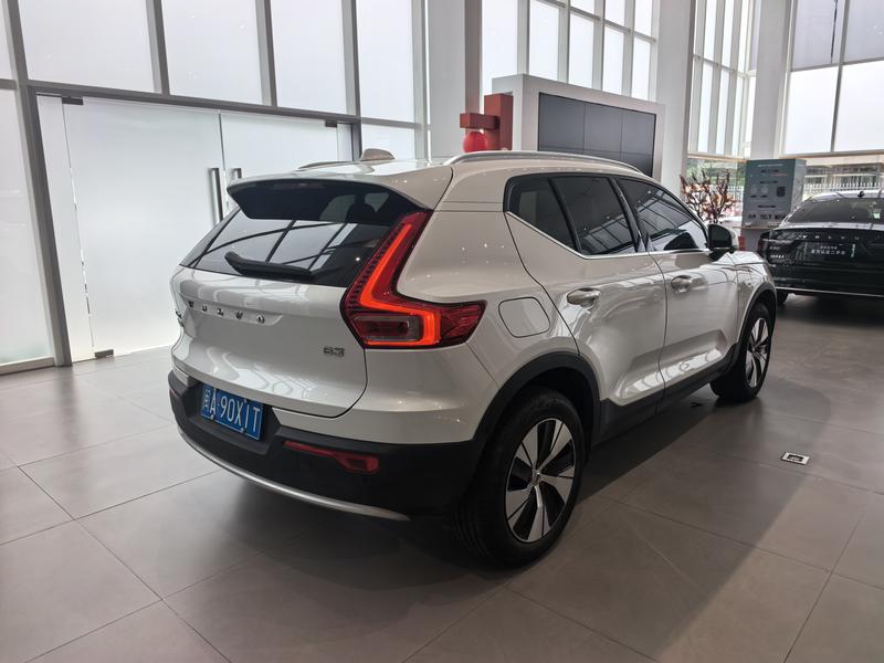 Volvo XC40, 2023 — фото 7 из 12