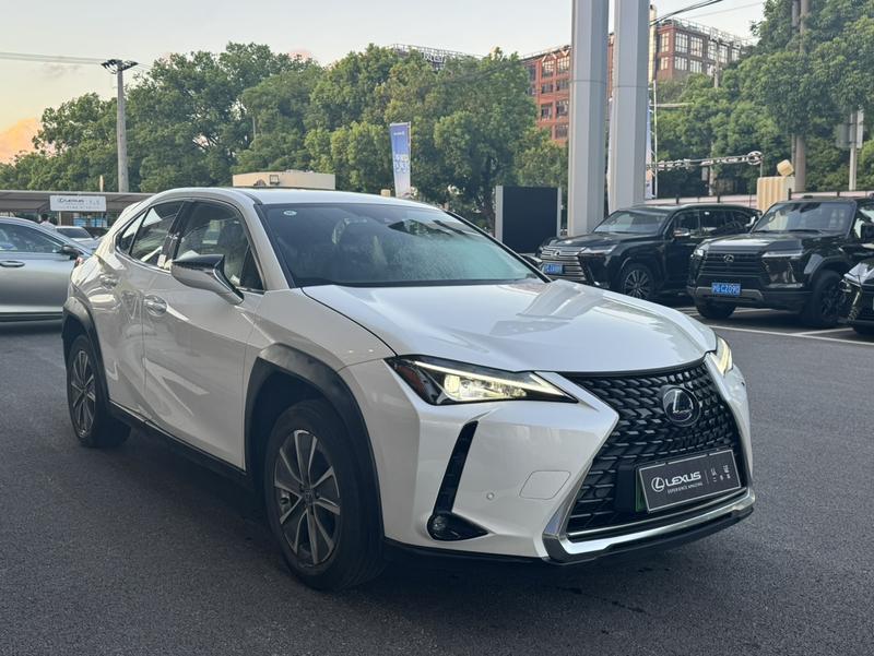 Lexus UX Hybrid, 2022 — фото 3 из 12