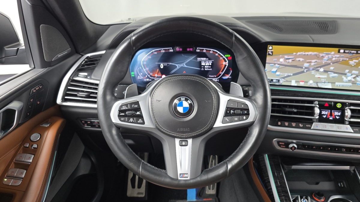 BMW X7, 2022 — фото 12 из 12